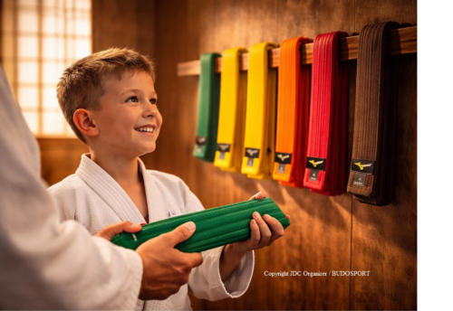 JUDO PÁSEK - ŽÁKOVSKÉ STUPNĚ -  ŘADA MIZUNO