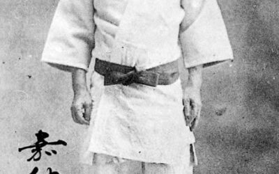 SPORTOVNÍ KIMONO, TEDY GI, DAROVAL SVĚTU SHIHAN JIGORO KANO